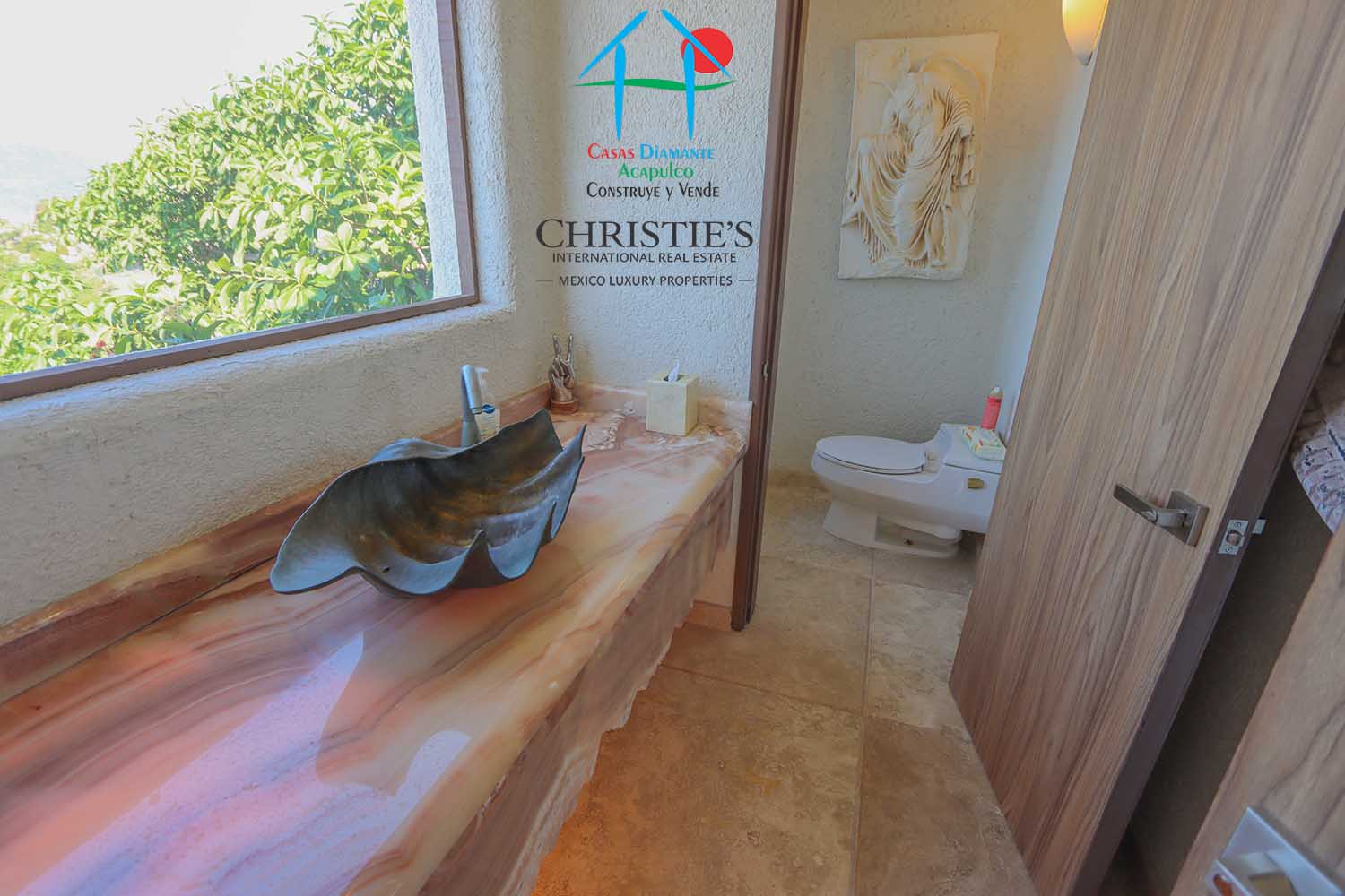 Villa Gitana - Baño de visitas 1